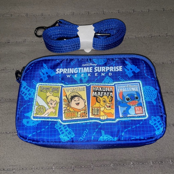 Lug runDisney Springtime Surprise Coupe - Picture 1 of 4